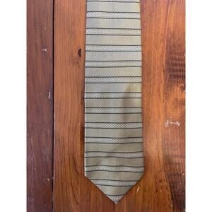 Roundtree & Yorke Handmade Tie All Silk Made in USA Hand Sewn Gold Stripe Formal